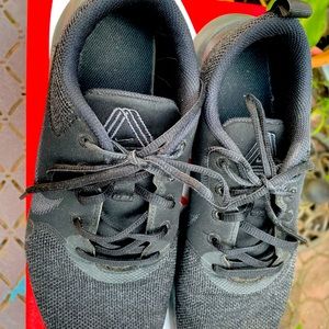 Nike used sneaker / shoes Size 9